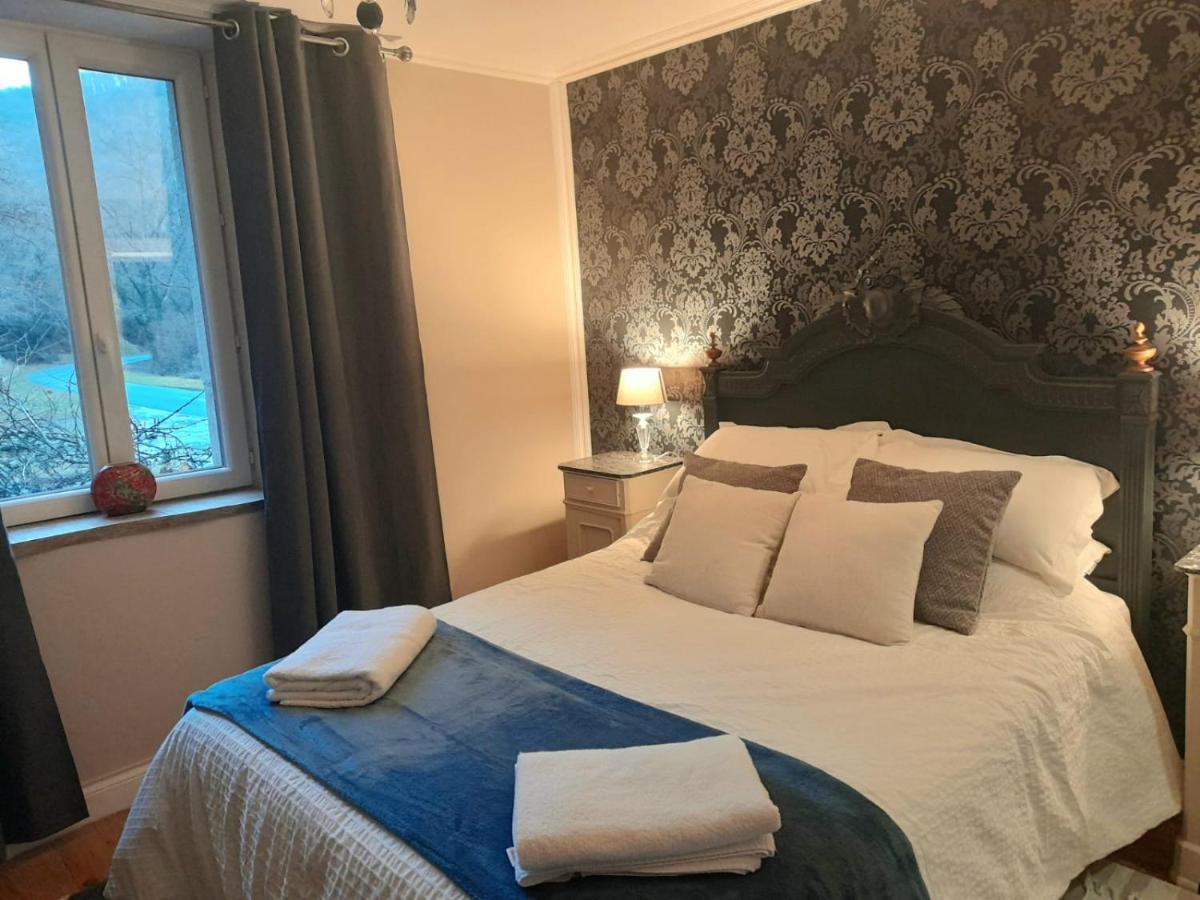 Les Roches Chambre D'Hotes Servant Esterno foto