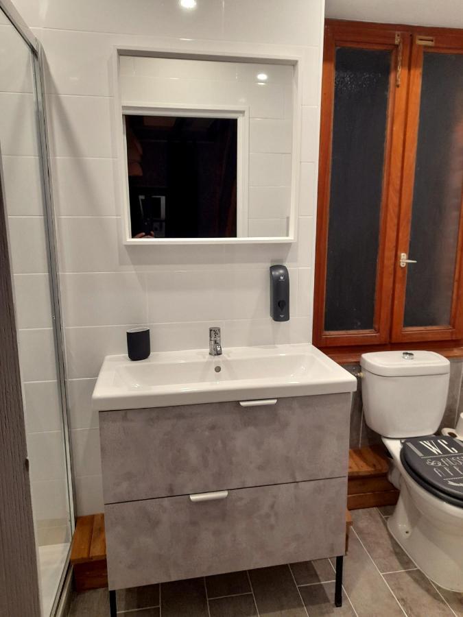 Les Roches Chambre D'Hotes Servant Esterno foto